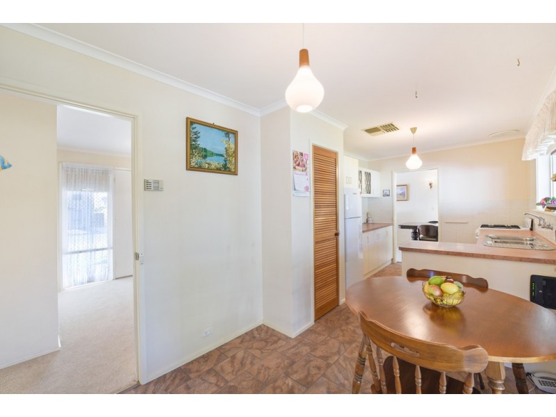 1 Lake Drive, Happy Valley SA 5159