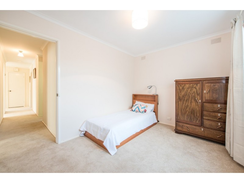 1 Lake Drive, Happy Valley SA 5159