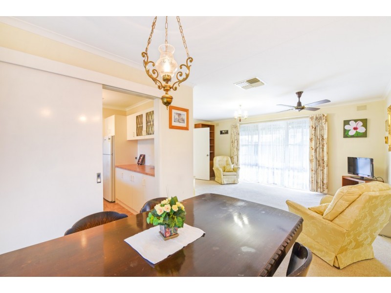 1 Lake Drive, Happy Valley SA 5159