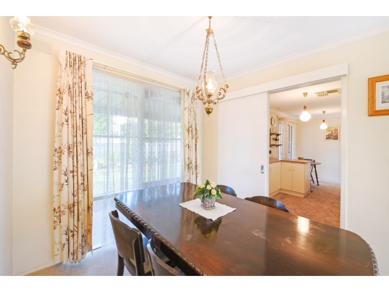 1 Lake Drive, Happy Valley SA 5159