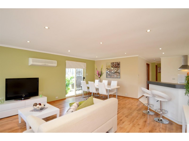 1/8 Oakvale Way, Hallett Cove SA 5158