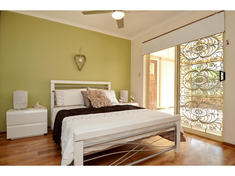 1/8 Oakvale Way, Hallett Cove SA 5158