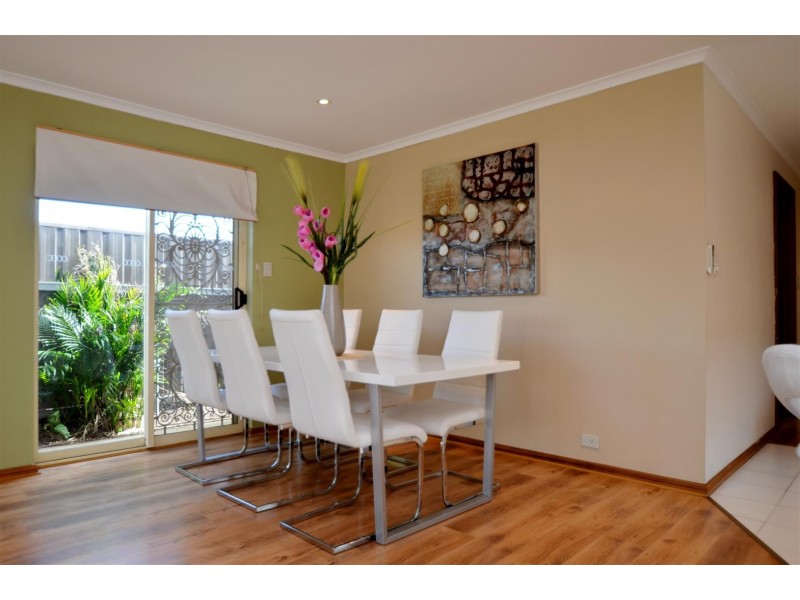 1/8 Oakvale Way, Hallett Cove SA 5158