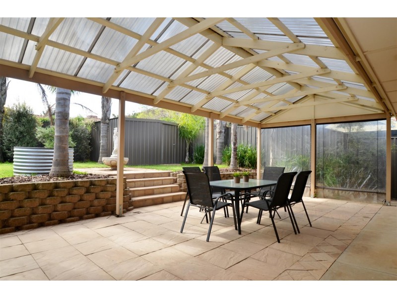 1/8 Oakvale Way, Hallett Cove SA 5158