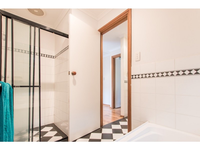 1/8 Oakvale Way, Hallett Cove SA 5158