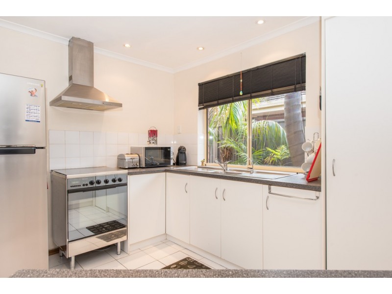 1/8 Oakvale Way, Hallett Cove SA 5158