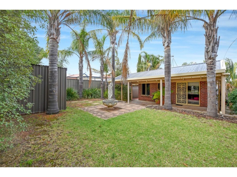 1/8 Oakvale Way, Hallett Cove SA 5158