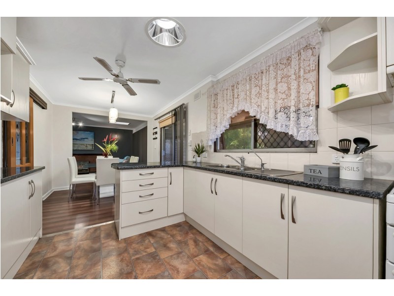 16 Montana Drive, Happy Valley SA 5159