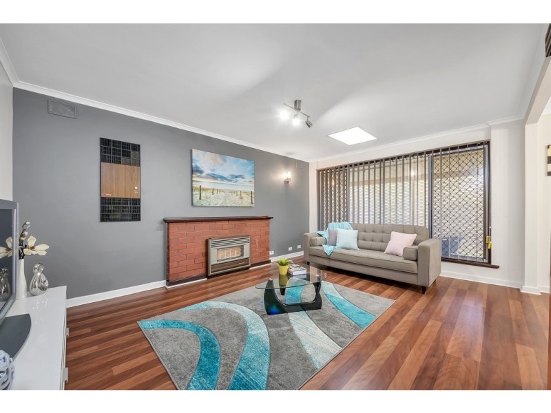 16 Montana Drive, Happy Valley SA 5159