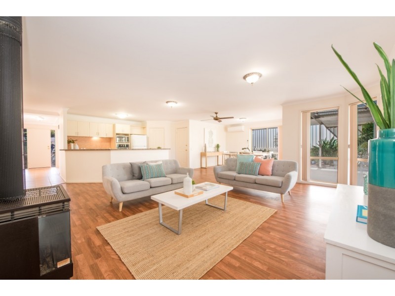 8 Kings Hill Cir, Onkaparinga Hills SA 5163