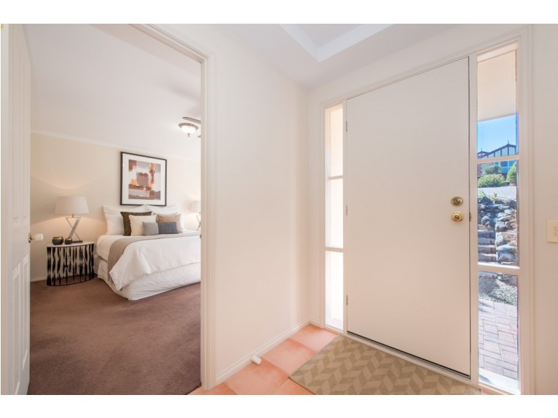 8 Kings Hill Cir, Onkaparinga Hills SA 5163