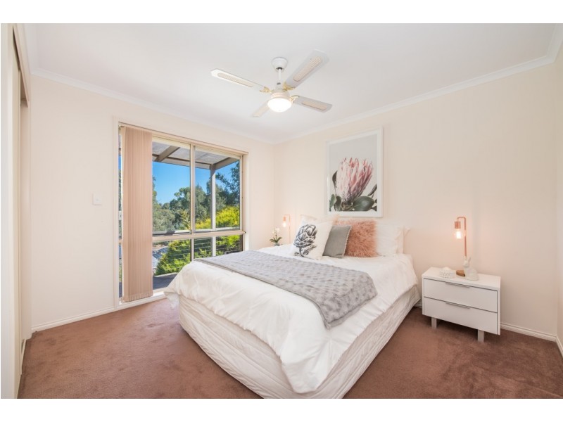 8 Kings Hill Cir, Onkaparinga Hills SA 5163