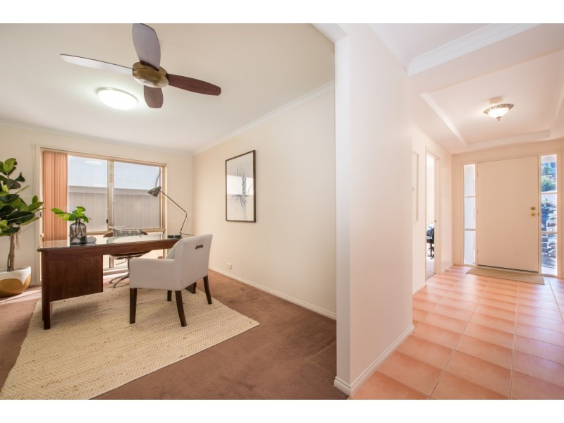 8 Kings Hill Cir, Onkaparinga Hills SA 5163