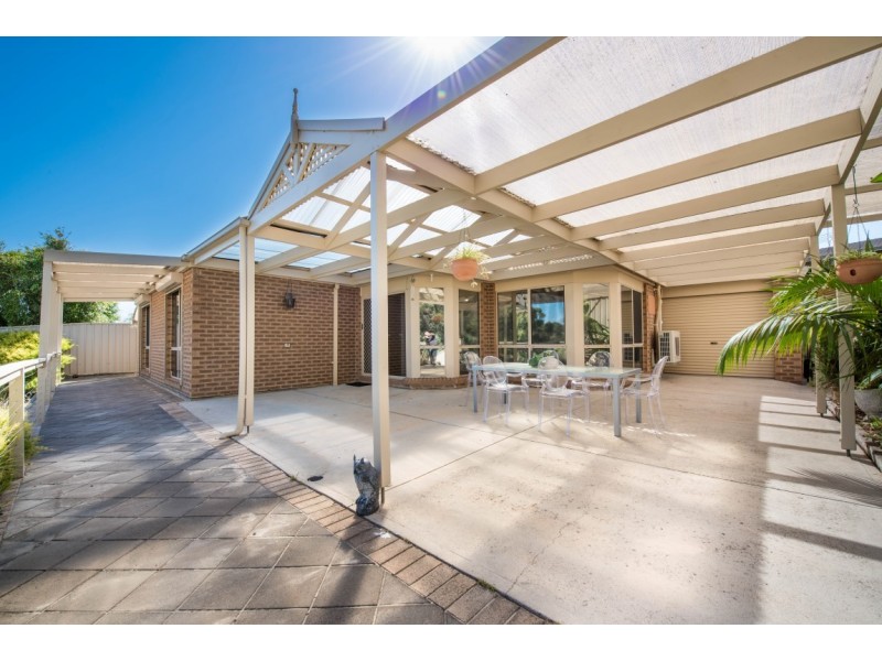8 Kings Hill Cir, Onkaparinga Hills SA 5163