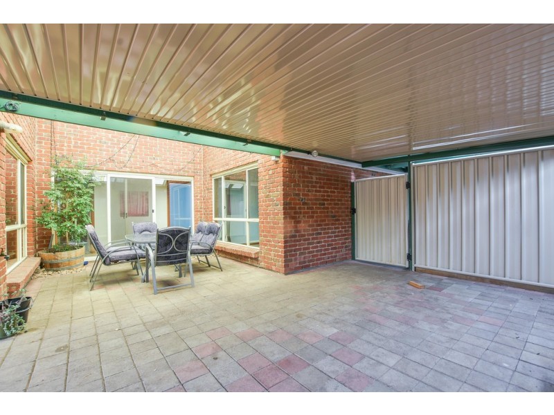 4 Esther Drive, Woodcroft SA 5162