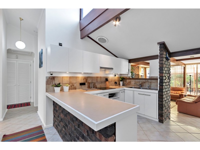 6 Safari Court, Hallett Cove SA 5158