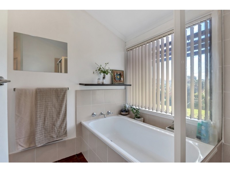 6 Safari Court, Hallett Cove SA 5158