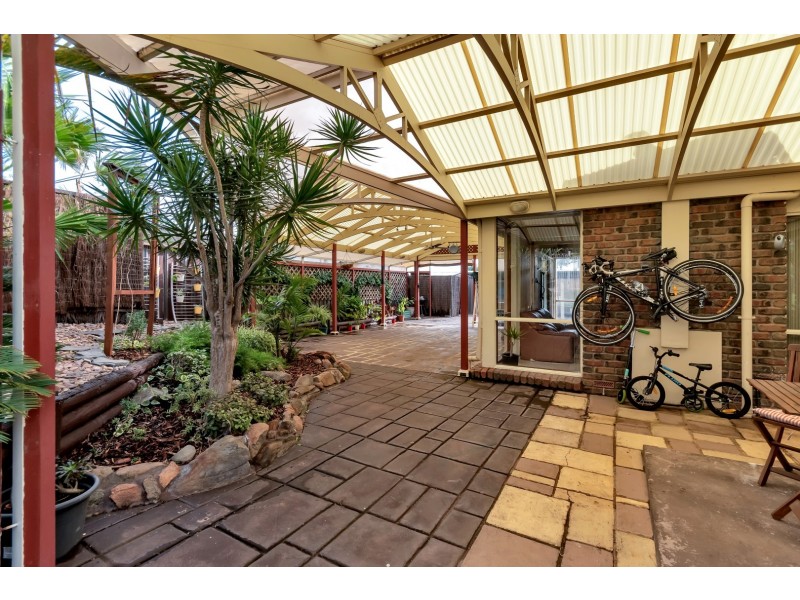 6 Safari Court, Hallett Cove SA 5158
