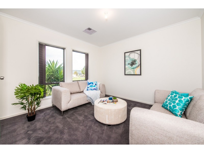 10 Derrick Street, Seaford Meadows SA 5169