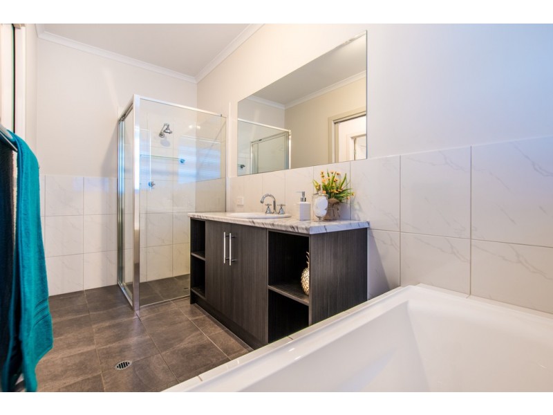 10 Derrick Street, Seaford Meadows SA 5169