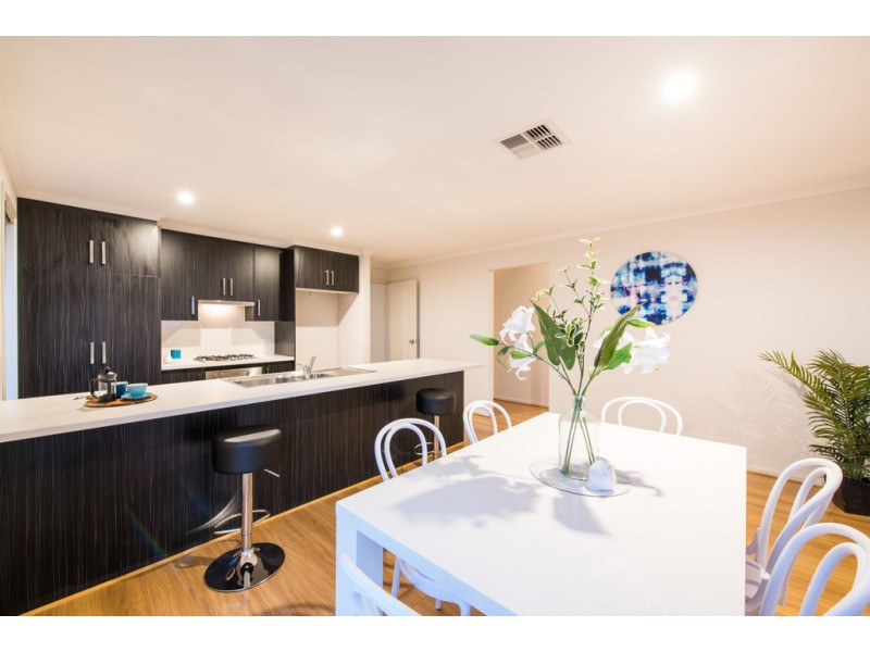 9 Dampier Road, Seaford Meadows SA 5169