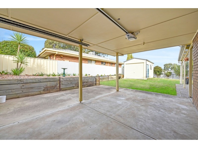 4 Scott Court, Woodcroft SA 5162