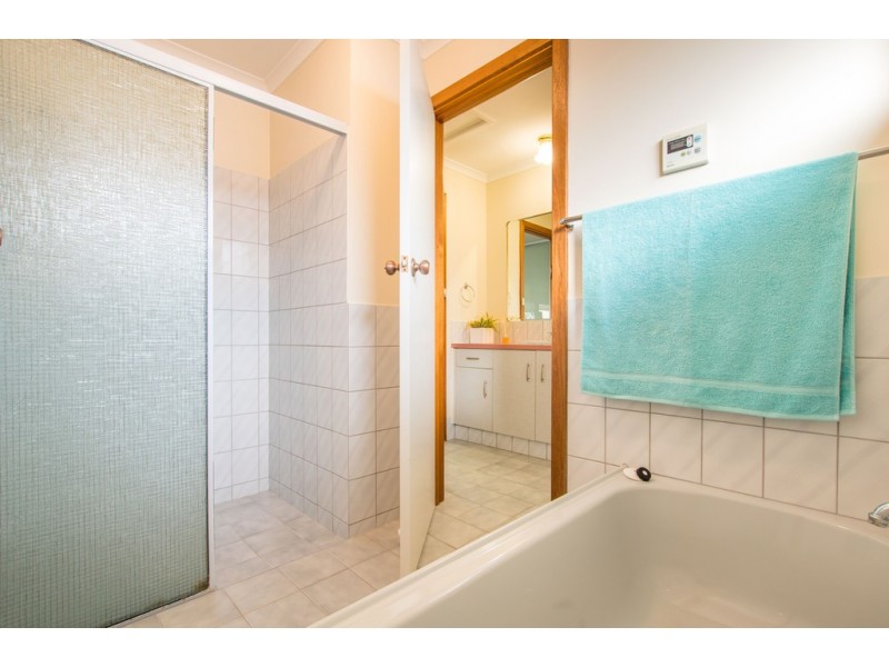 4 Scott Court, Woodcroft SA 5162