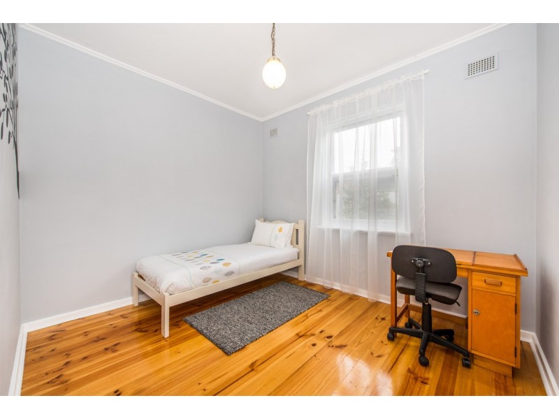 28 Cungena Avenue, Park Holme SA 5043