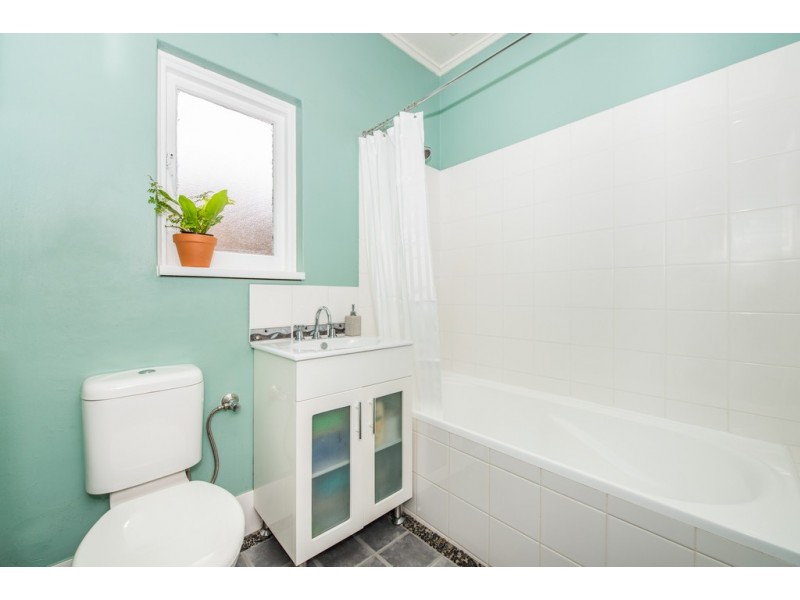 28 Cungena Avenue, Park Holme SA 5043