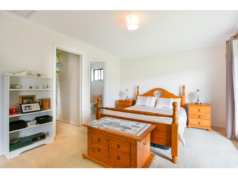 7 Wayne court, Huntfield Heights SA 5163