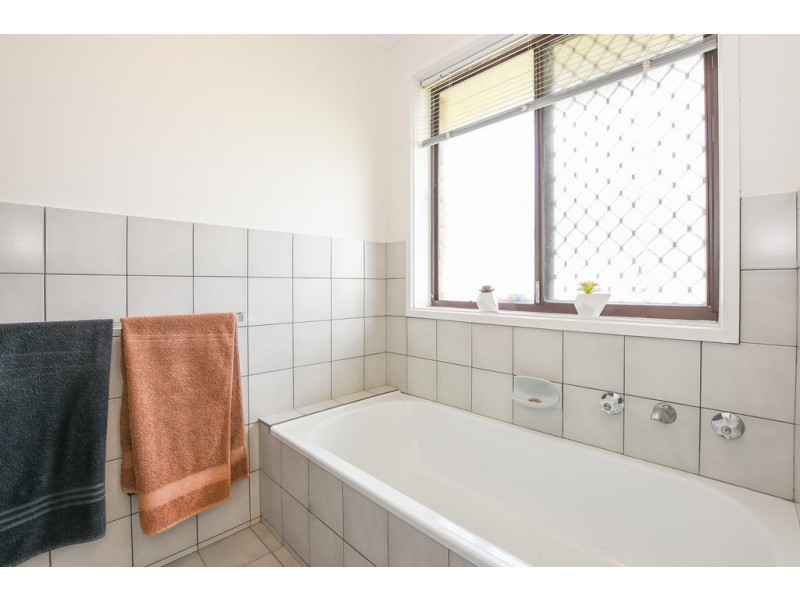 7 Wayne court, Huntfield Heights SA 5163