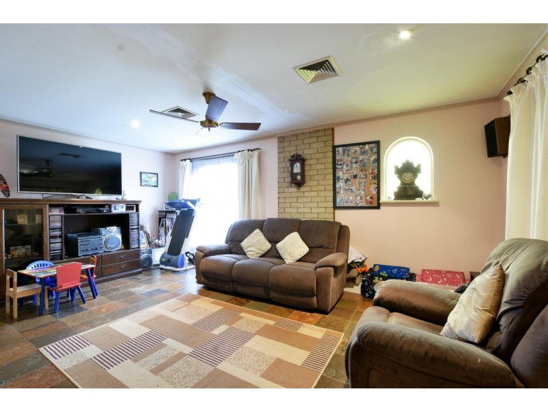 19 Chilcomb Drive, Huntfield Heights SA 5163