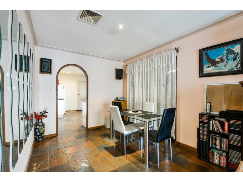 19 Chilcomb Drive, Huntfield Heights SA 5163
