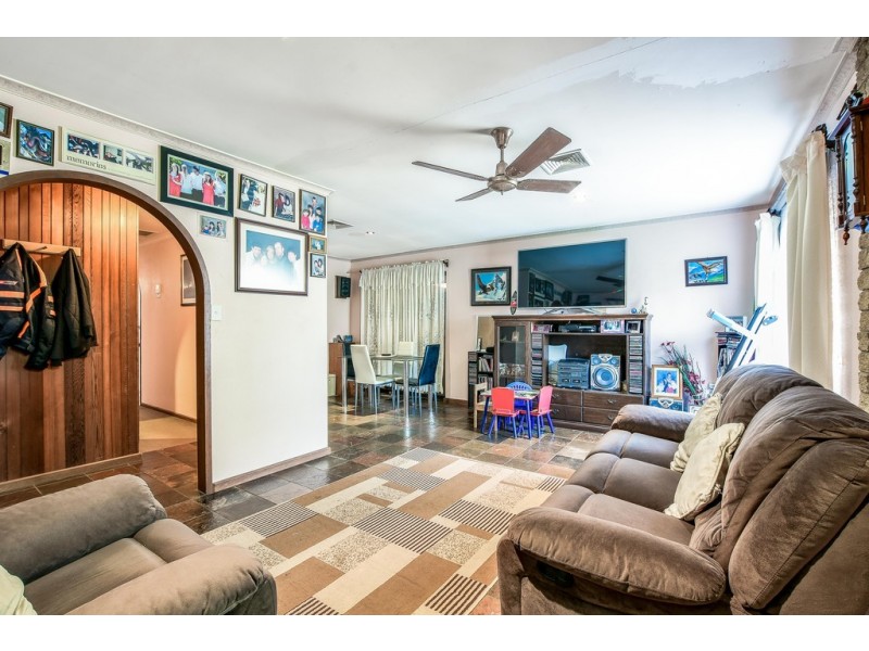 19 Chilcomb Drive, Huntfield Heights SA 5163