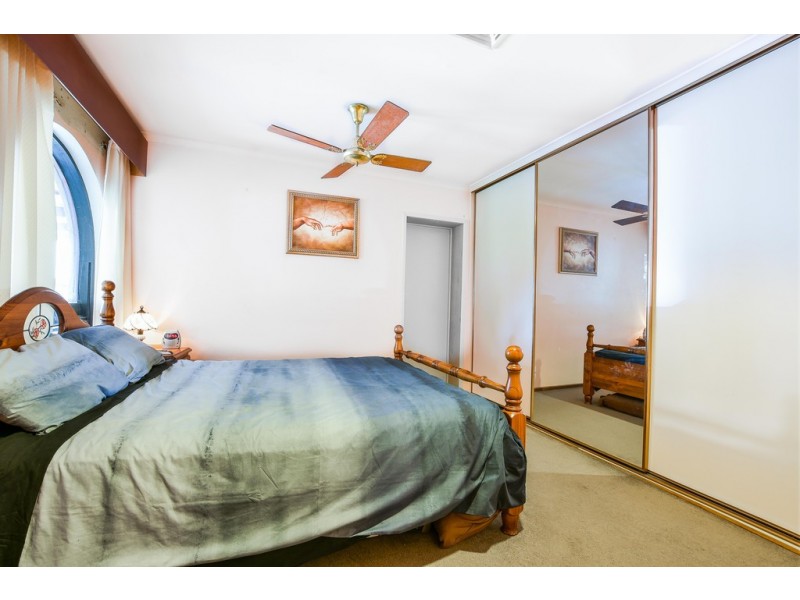 19 Chilcomb Drive, Huntfield Heights SA 5163