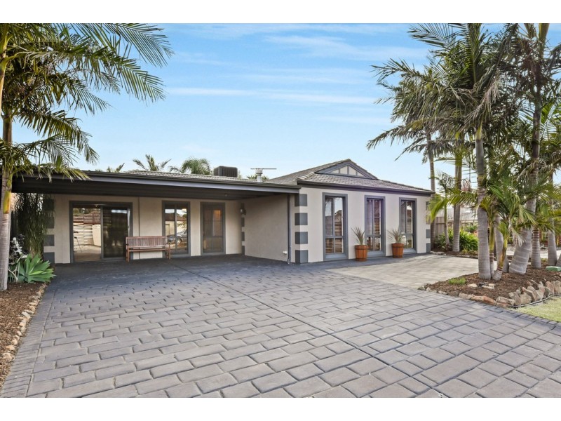 2 Paradine Way, Morphett Vale SA 5162