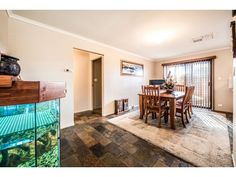 2 Paradine Way, Morphett Vale SA 5162