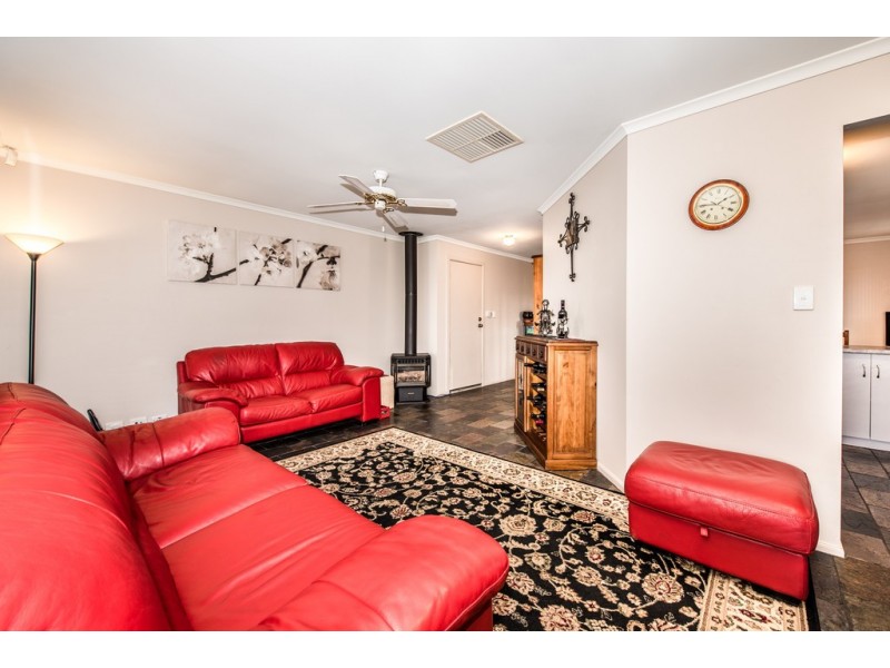2 Paradine Way, Morphett Vale SA 5162