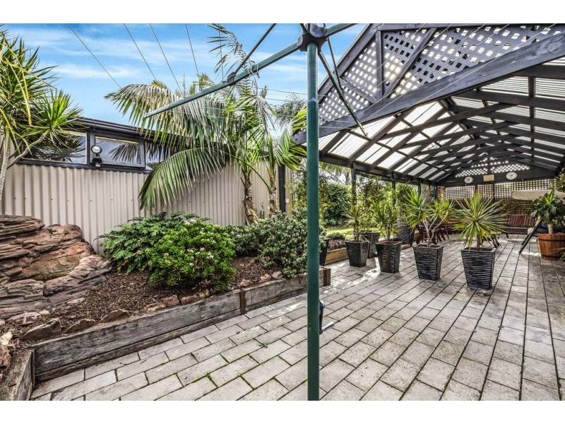 2 Paradine Way, Morphett Vale SA 5162