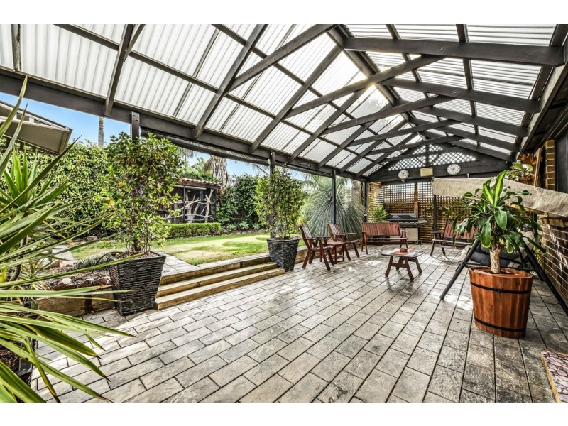 2 Paradine Way, Morphett Vale SA 5162