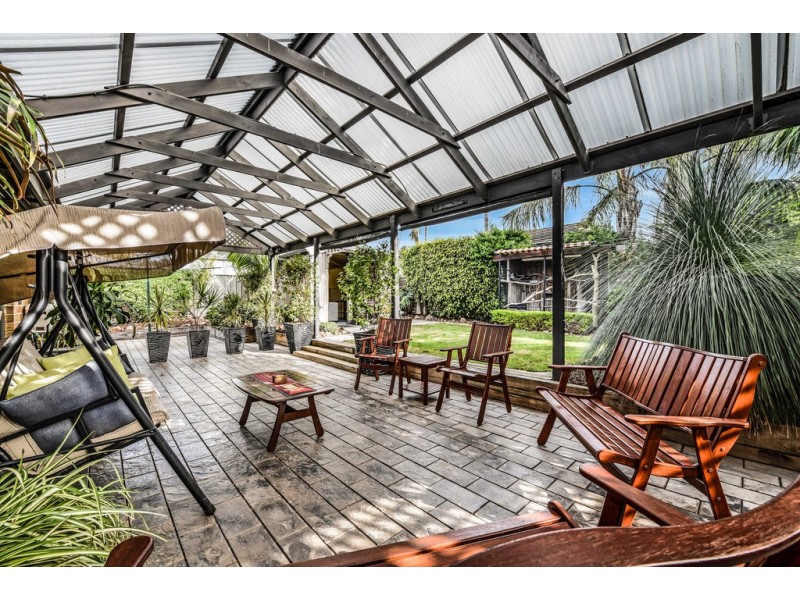 2 Paradine Way, Morphett Vale SA 5162
