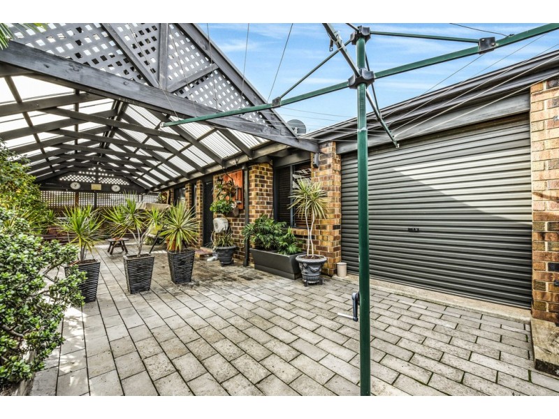 2 Paradine Way, Morphett Vale SA 5162