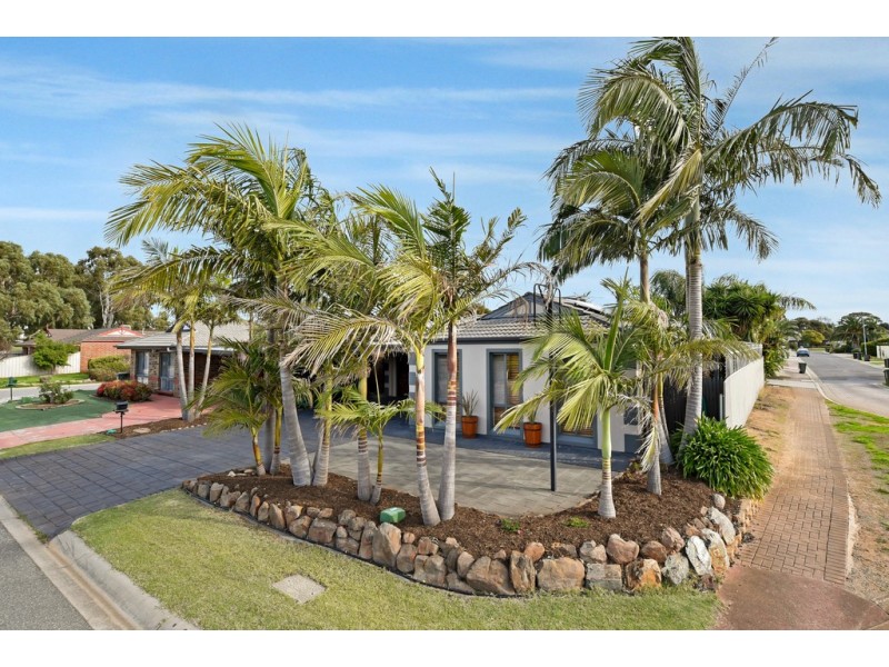 2 Paradine Way, Morphett Vale SA 5162