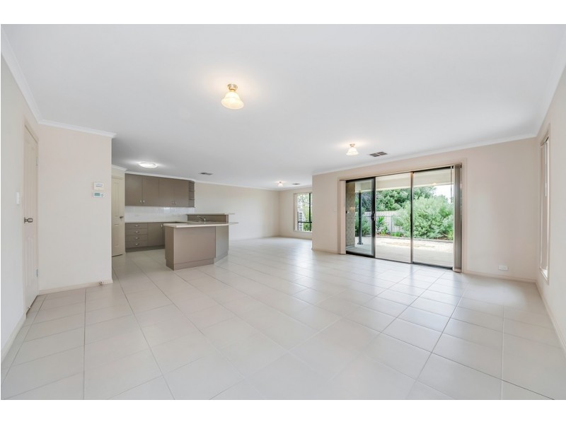 21 Sandy Lane, Hackham SA 5163