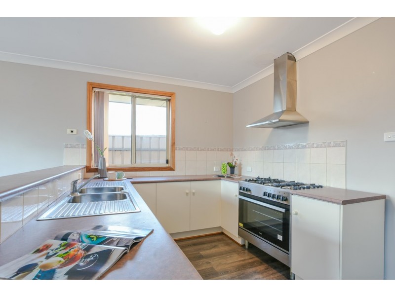 18 Windlass Square, Seaford Rise SA 5169