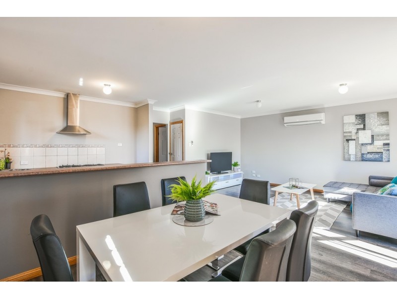 18 Windlass Square, Seaford Rise SA 5169