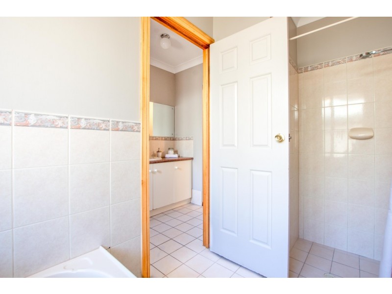 18 Windlass Square, Seaford Rise SA 5169