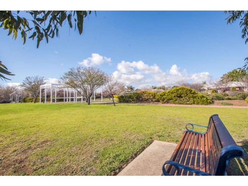 18 Windlass Square, Seaford Rise SA 5169