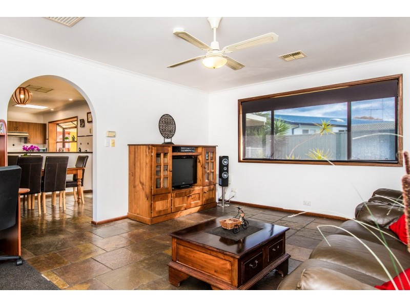 4 Greenlees Parade, Aldinga Beach SA 5173