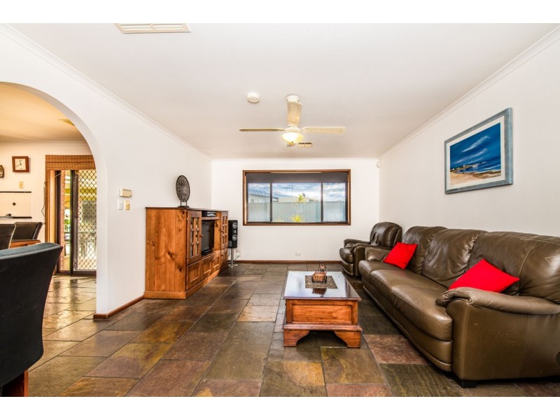 4 Greenlees Parade, Aldinga Beach SA 5173